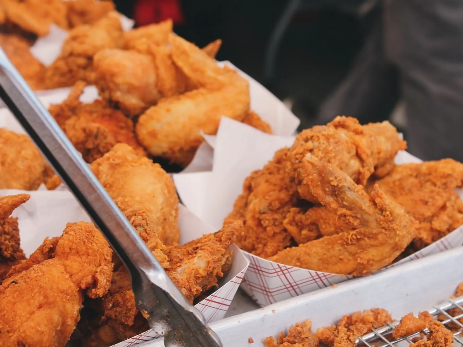 bastones de pollo