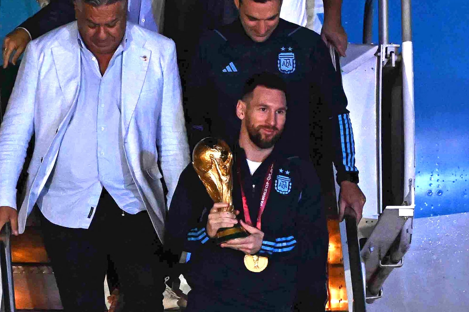 argentina-fbl-wc-2022-arrival