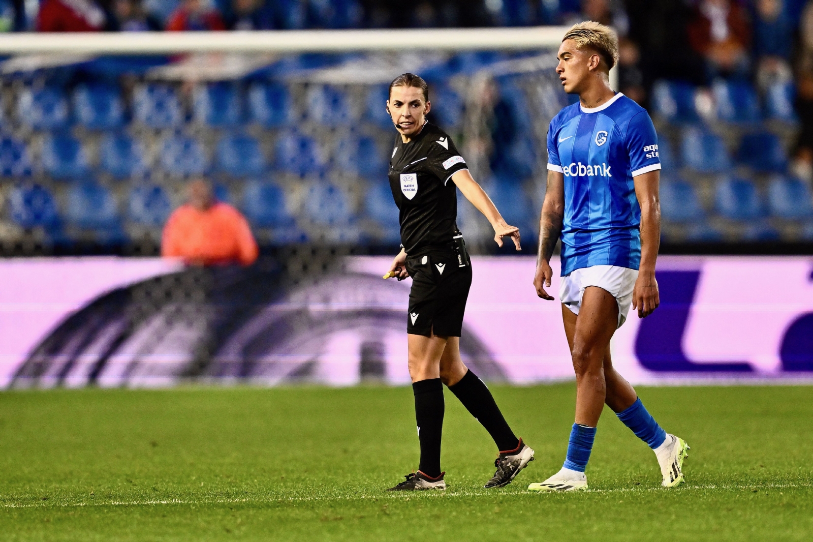 soccer-conf-group-d1-krc-genk-vs-fiorentina