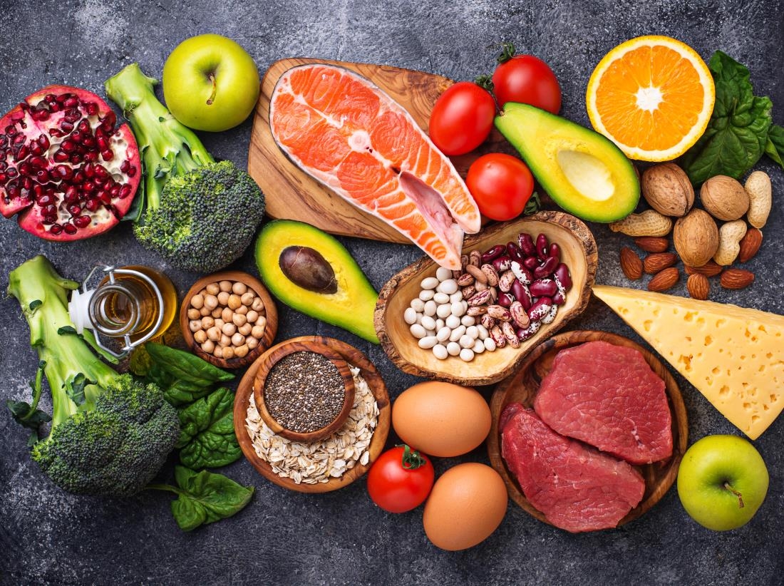 organic-food-for-healthy-nutrition-and-superfoods-EPFYH7J
