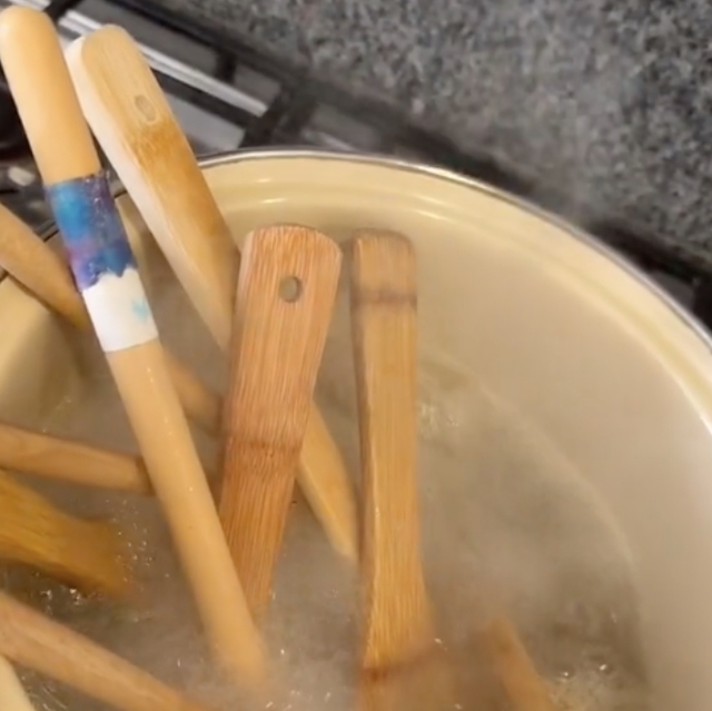boiling-wooden-spoon-641871ff41e3b