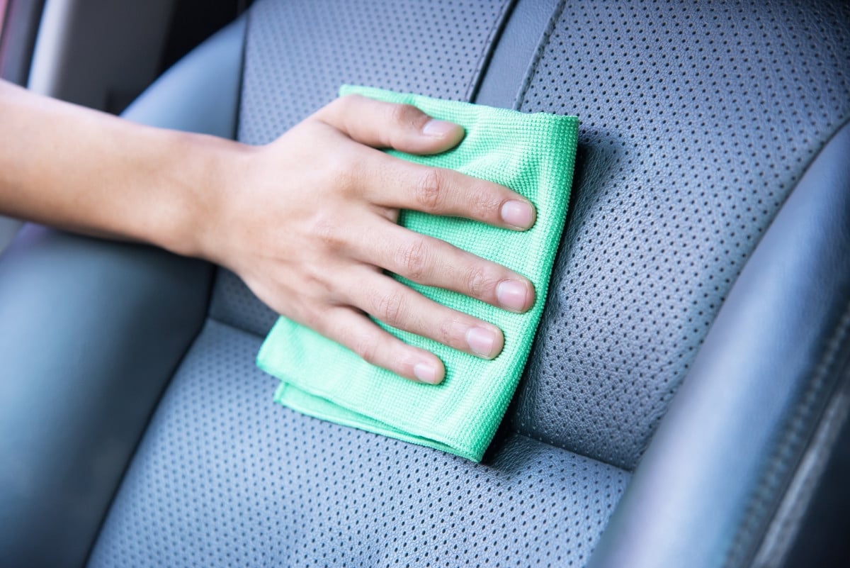 tapizados-de-auto-como-limpio-los-asientos-de-miauto