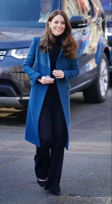 tapado-azul-francia-con-pantalon-de-vestir-azul-marino.jpg