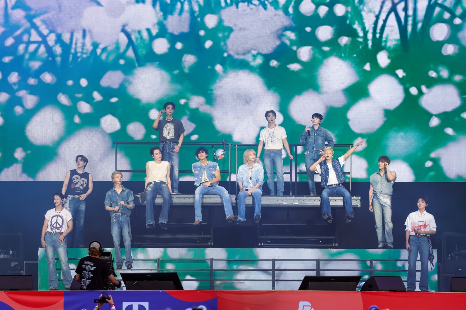 SEVENTEEN-Lollapalooza-Berlin-Performance-1