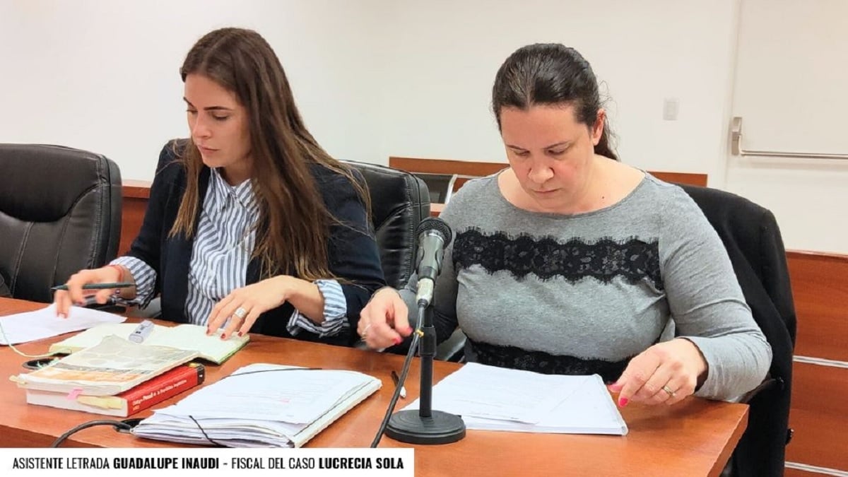 GUADALUPE Y LUCRECIA