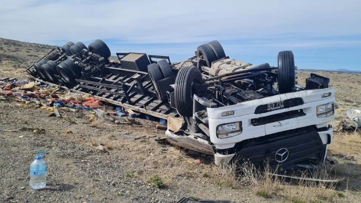 camion volcado ruta 237