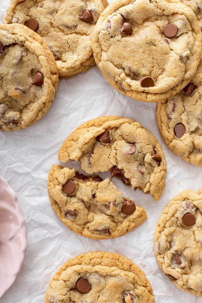 Crumbl-Chocolate-Chip-Cookies-11-683x1024