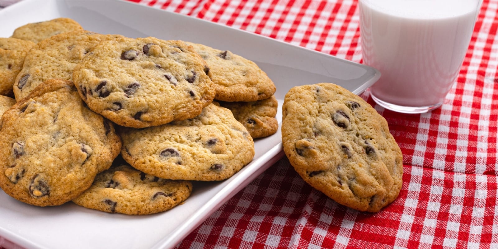 chocolate-chip-cookies-scaled