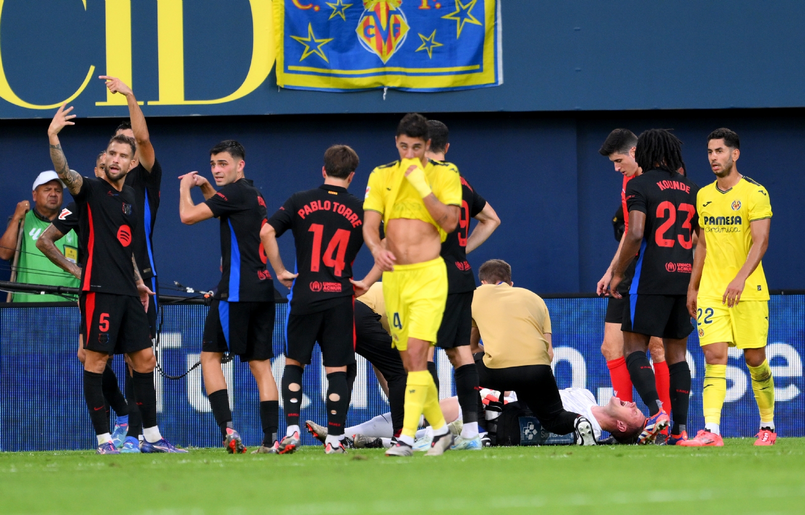 villarreal-cf-v-fc-barcelona-la-liga-ea-sports (1)