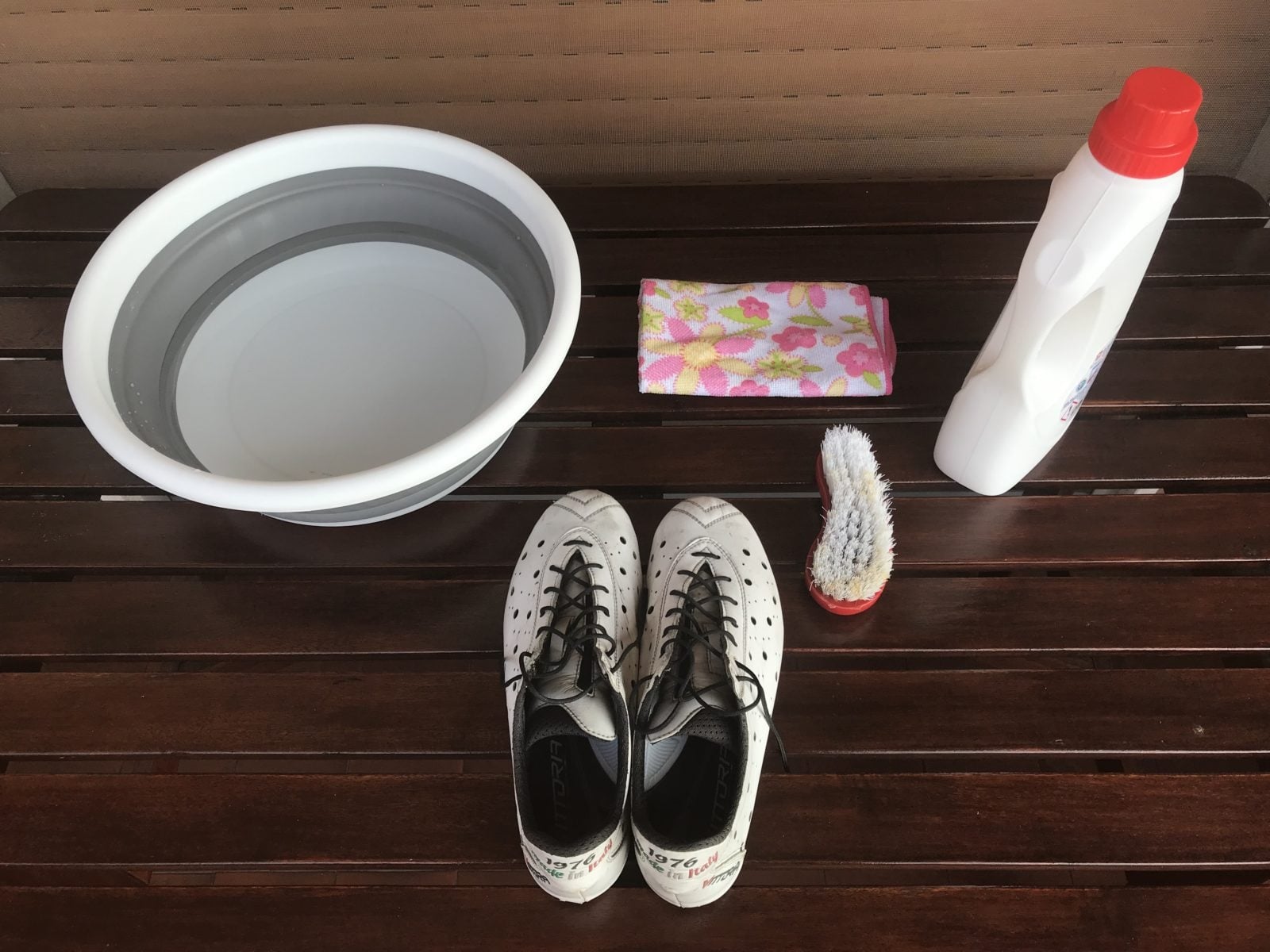 COME-PULIRE-LE-SCARPE-DA-BICI-IN-5-STEP-deporvillage-1-e1547280955589-1