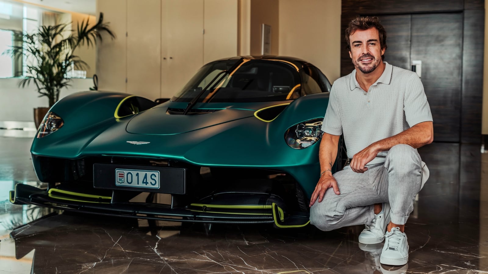 AstonMartinValkyrie_FernandoAlonso_01