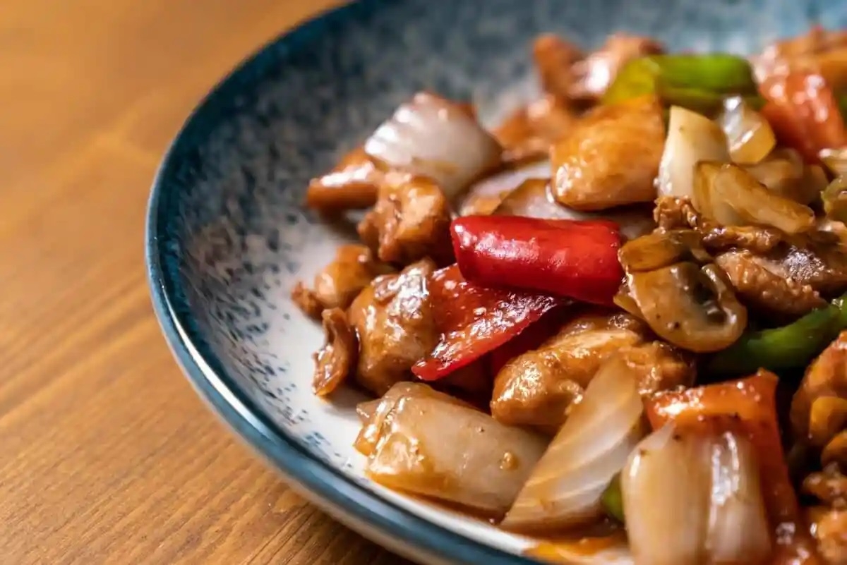 pollo-salteado-en-salsa-de-soya