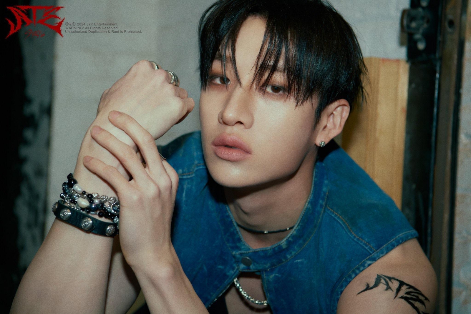 stray-kids-9th-mini-album-ate-teaser-image-bang-chan-v0-qbw4oj2r5q8d1