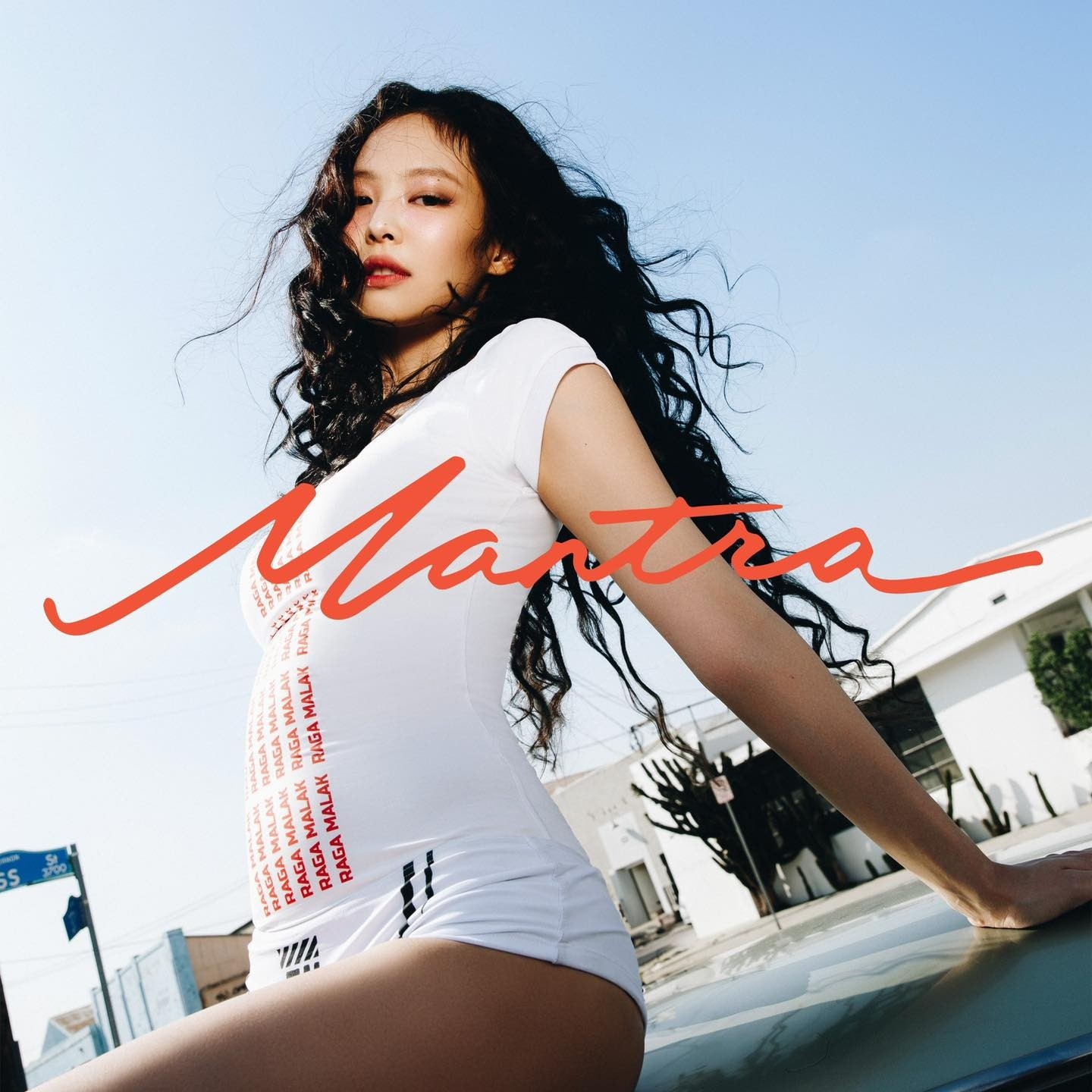 MV-Mantra-gay-sot-toan-cau-Jennie-BlackPink-thay-doi