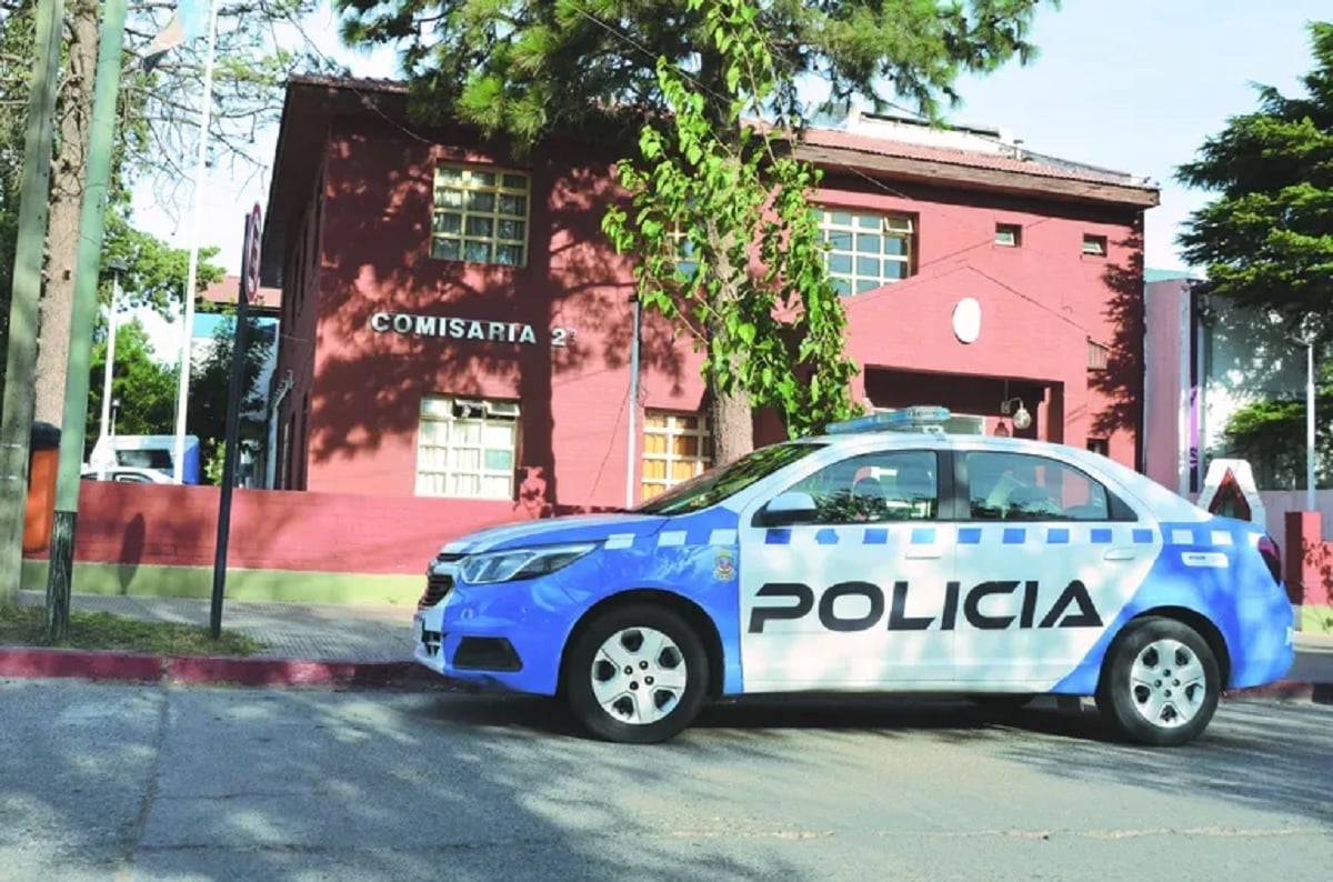 comisaria segunda con patrullero