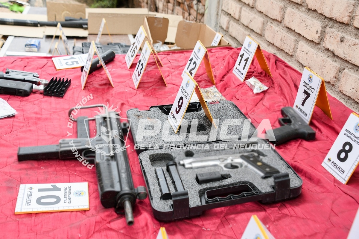 15 allanamientos armas