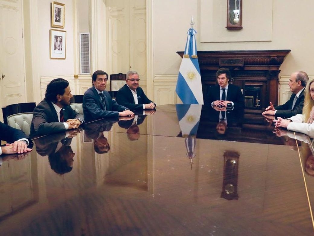 el-presidente-javier-milei-se-reunio-con-los-gobernadores-de-jujuy-salta-tucuman-y-de-catamarca-en-casa-rosada-1822714