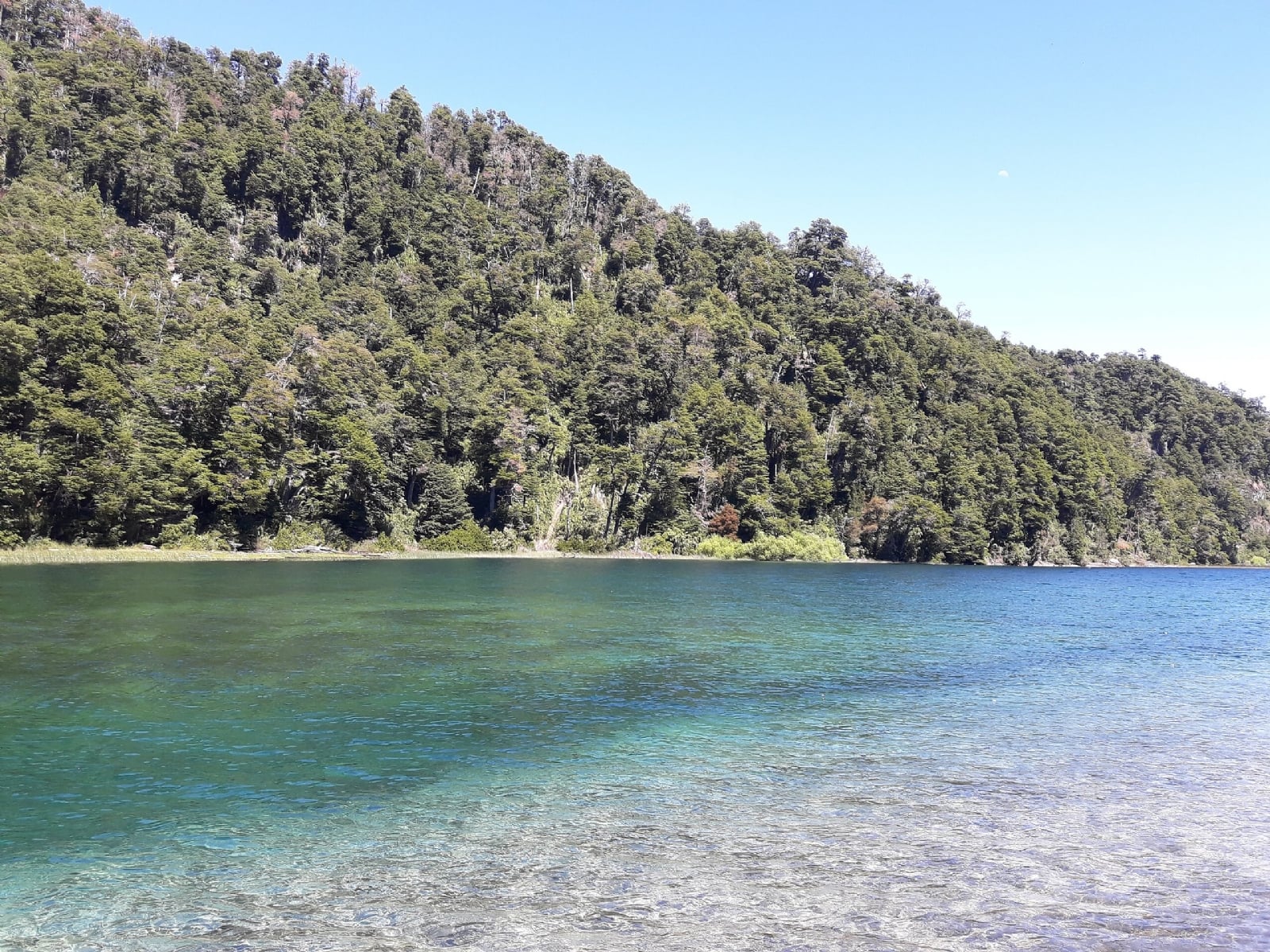 Lago_Espejo_Chico,_Neuquen,_Argentina