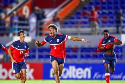 karel-perez-capitan-y-figura-de-cuba-celebra-la-TF2NLB4T4BG3DFZAMO2PVB2E54