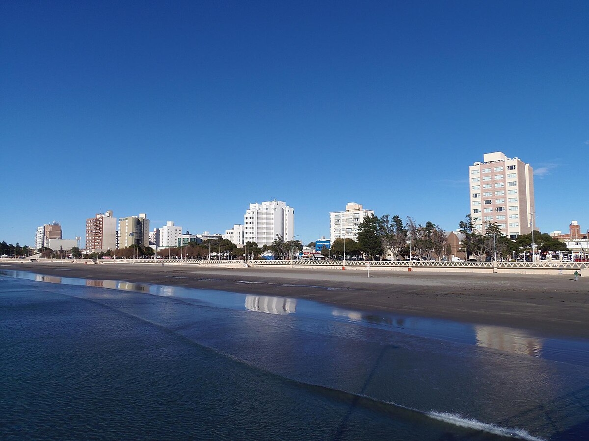 Puerto_Madryn_desde_el_muelle_._-_panoramio