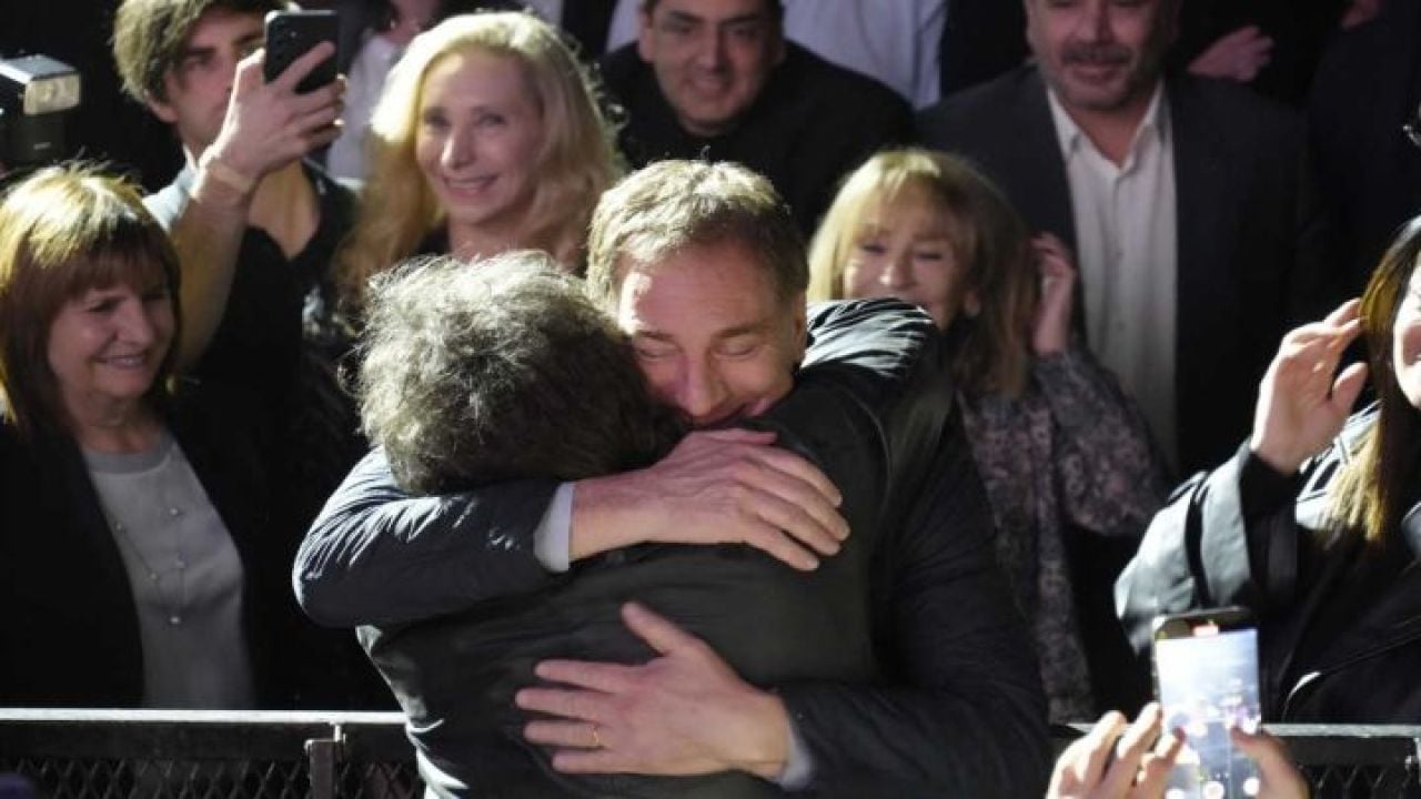 javier-milei-y-diego-santilli-2114565