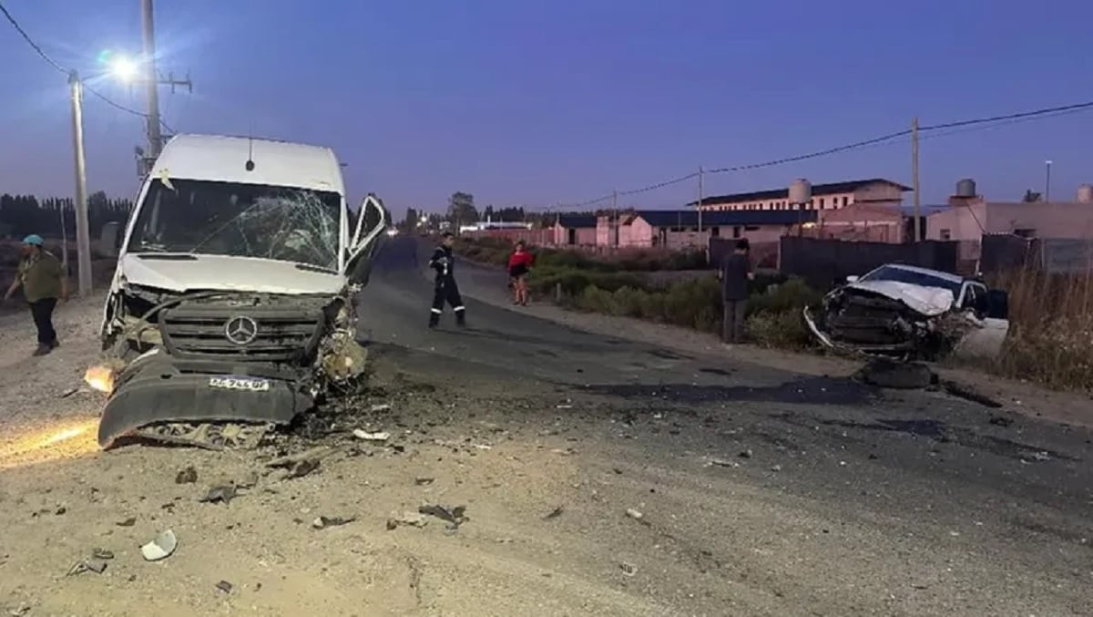 choque camionetas en plottier