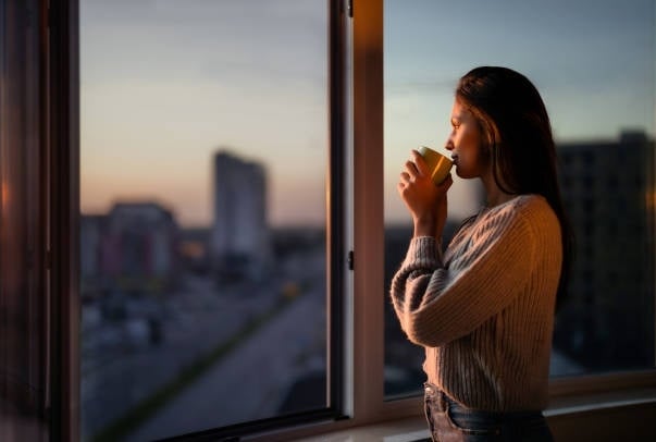 mujer ventana