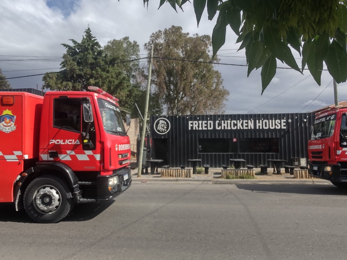 incendio casa de pollo frito