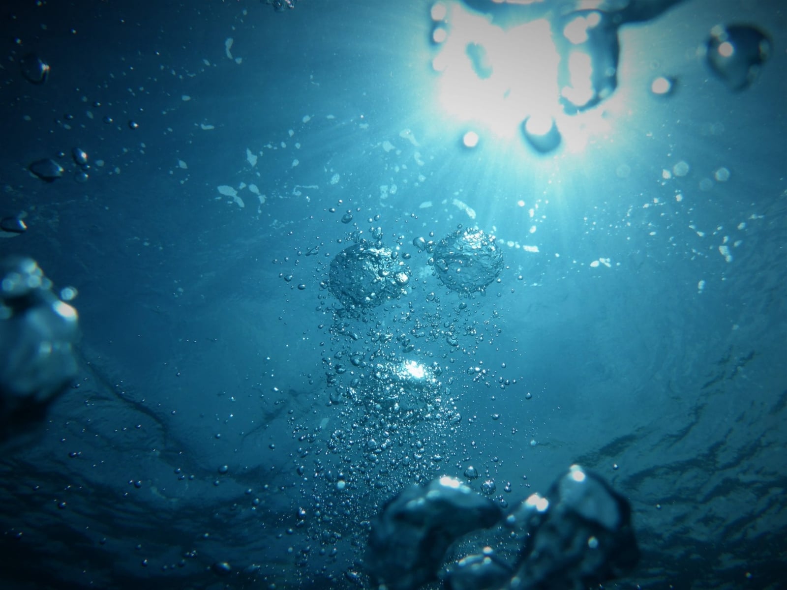 que-significa-sonar-con-agua-scaledsonar-con-agua-quieta-scaledsonar-que-bebo-agua-scaled-1