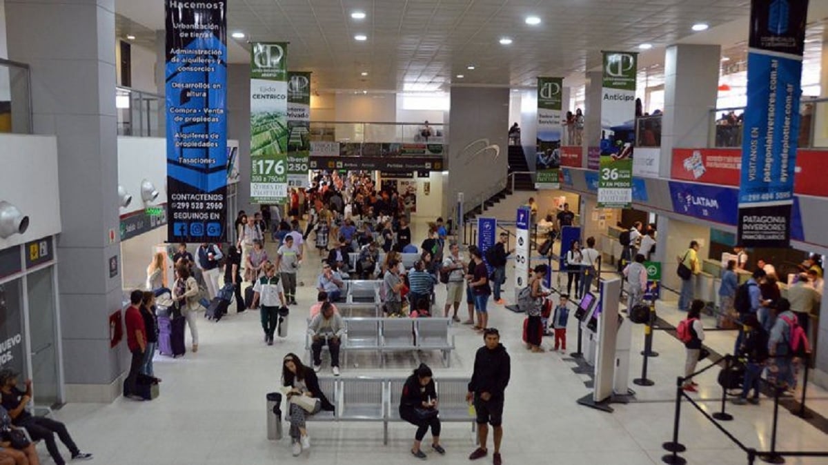 aeropuerto neuquen por dentro