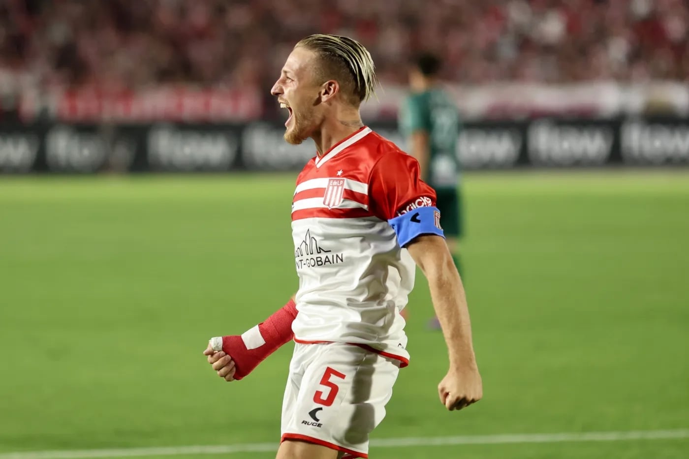 estudiantes-racing-montevideo-ascacibar-festejo-golpng (1)