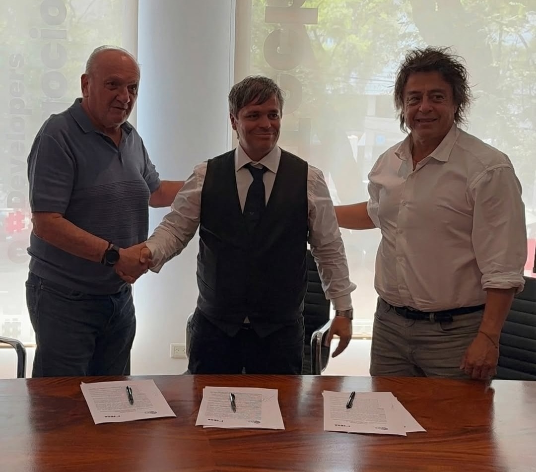 El martes 23 se firmó el acuerdo de colaboración entre TBSA y APIA, en el marco del trabajo conj (1)