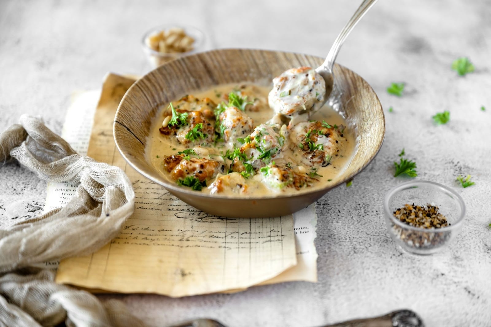albondigas-pollo-elle-gourmet-1673860537