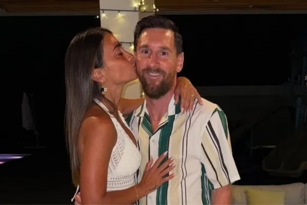 600x400_romantico-festejo-lionel-messi-antonela-roccuzo-ano-nuevo-1065809-102437