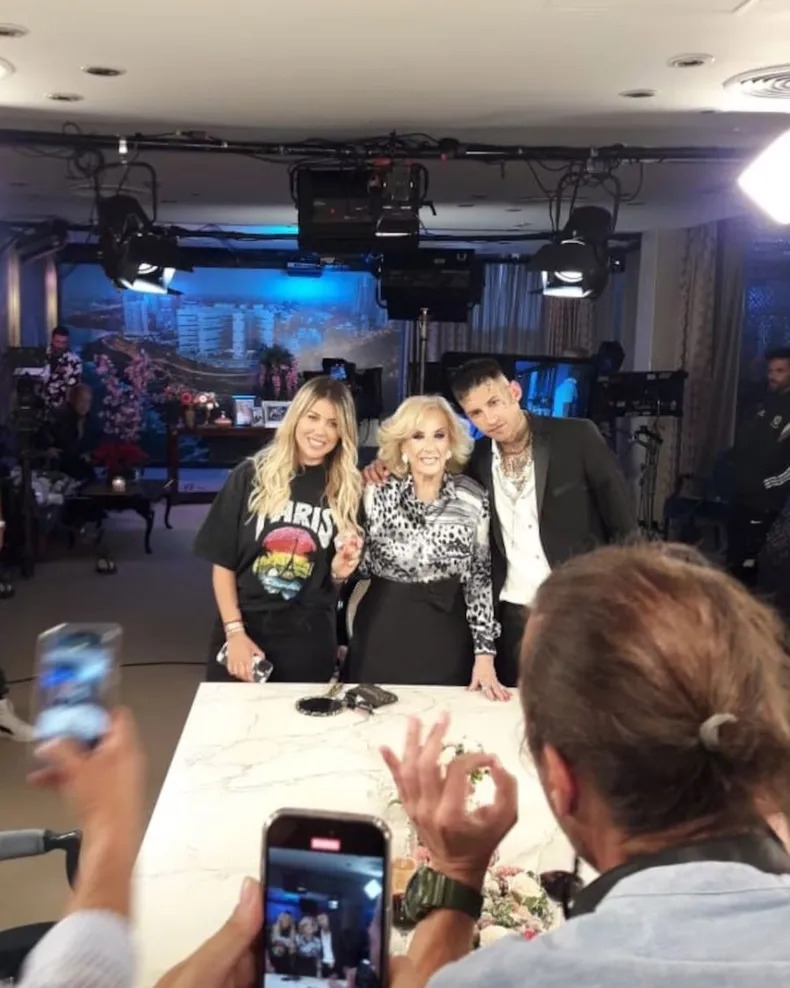 AnyConv.com__mirtha-l-gante-y-wanda-nara