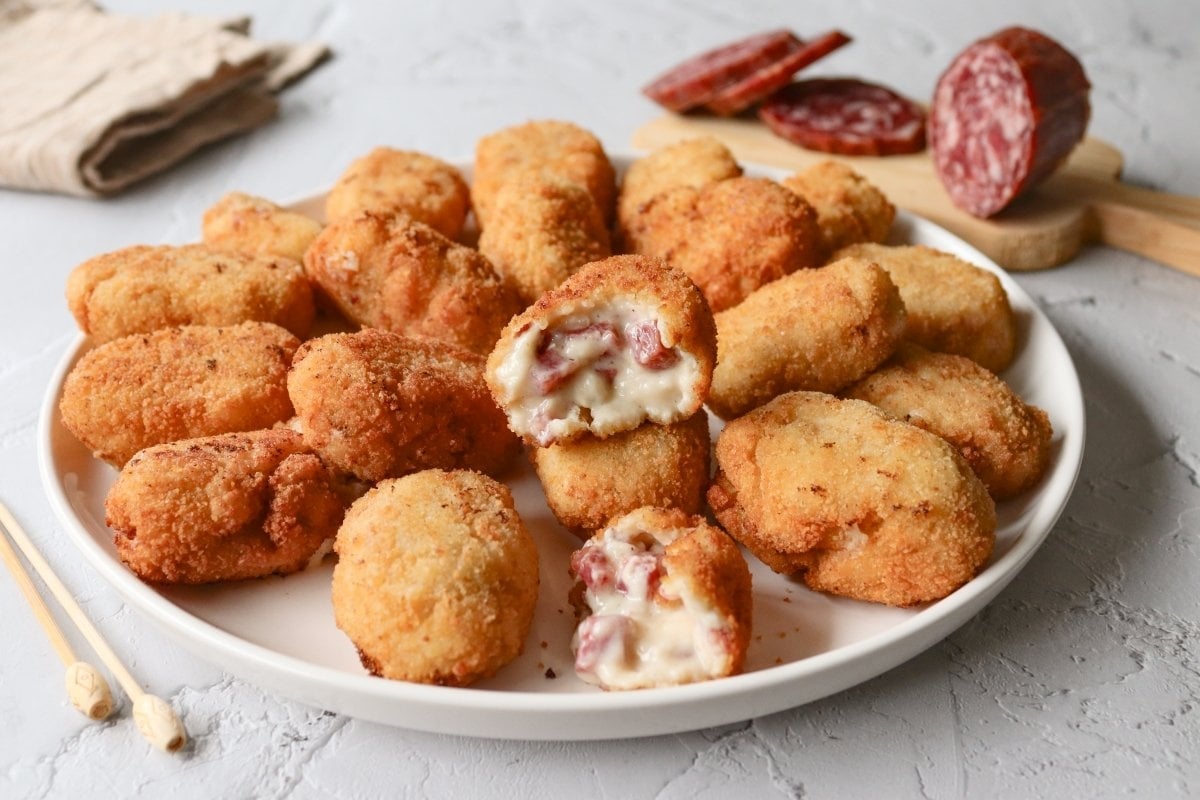 croquetas-de-salchichon-caseras