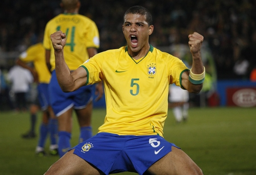 Felipe-Melo-Seleccion-Brasil