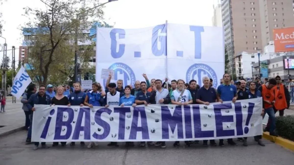 Marcha de jubilados en Neuquén Fuente (Neuquén Uno)