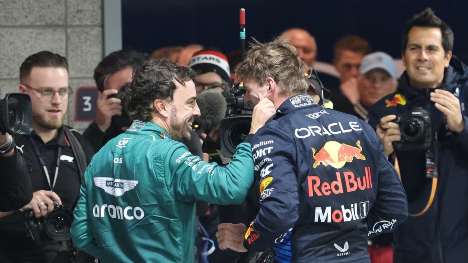 fernando-alonso-y-max-verstappen-mundial-f1-2024_kav61vf1y5871g7riwk9dm1h4