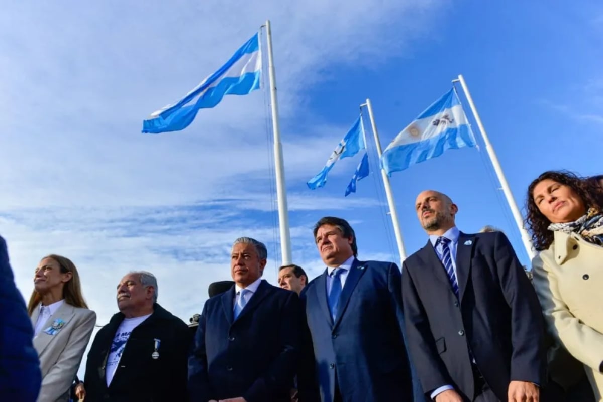 Figueroa y Gaido en el acto de Malvinas Fuente (Neuquén Informa)