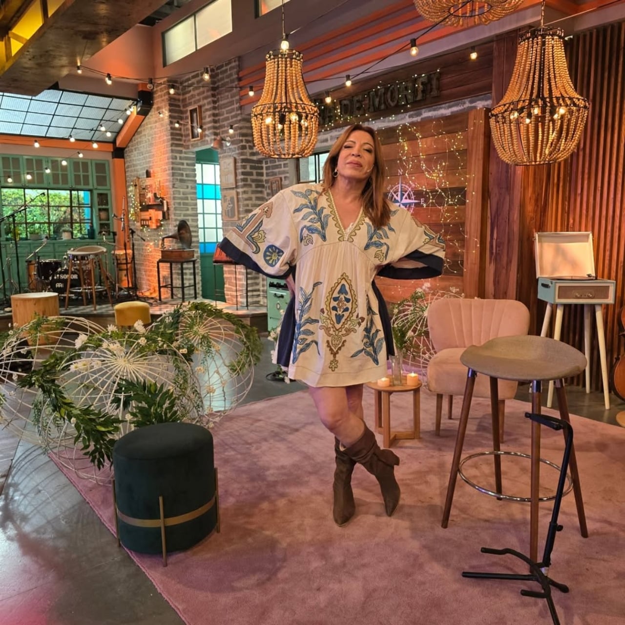 A las 12hrs arranca la peña de morfi por @telefe los esperamos @humacalzados @georgina_duarte27 @marintrillo @peluqueroscontemporaneos(1)