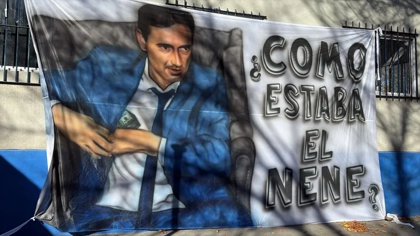 la-gloriosa-butteler-barra-del-ciclon-preparo-una-bandera-para-marcelo-moretti-presidente-de-licencia_w862