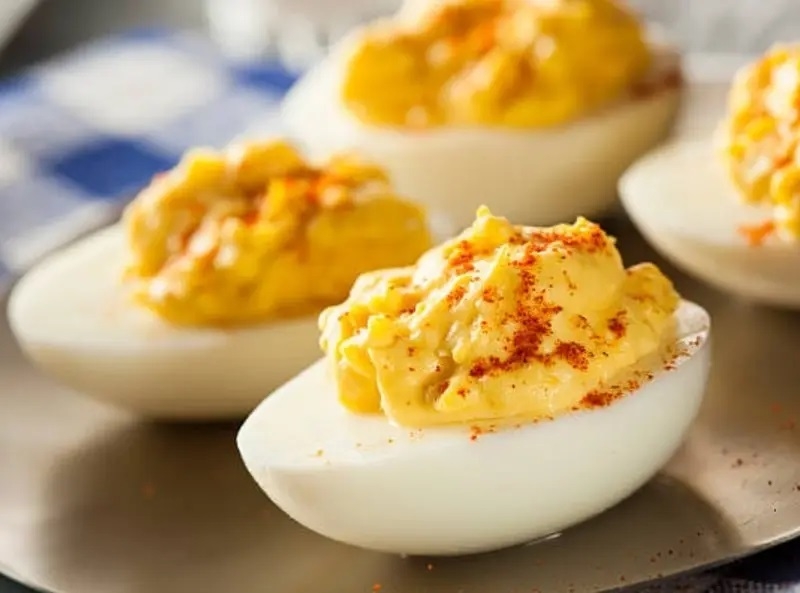 Huevos-Rellenos-de-Hummus