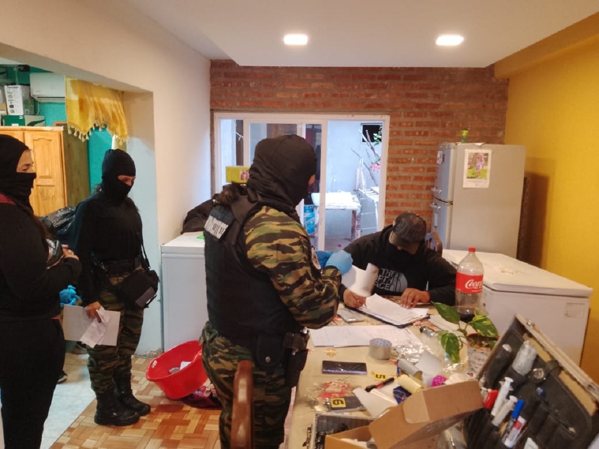 megaoperativo neuquen casa