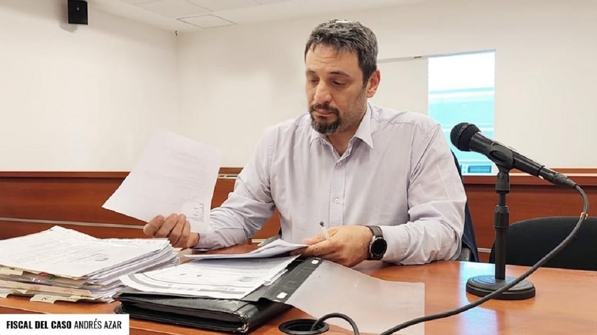 andres azar fiscal 1200