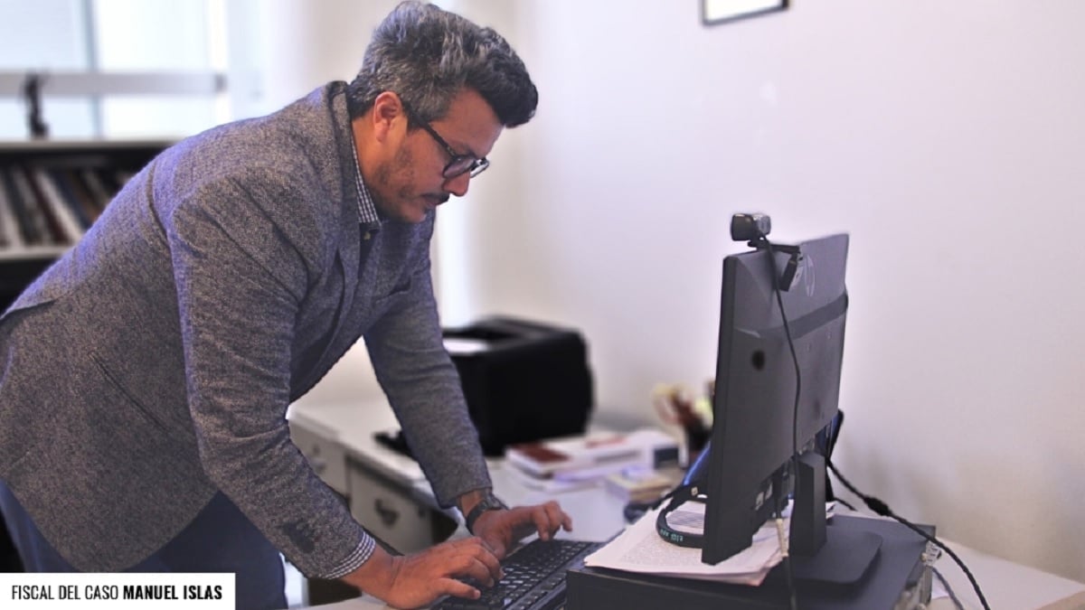 manuel islas fiscal en computadora