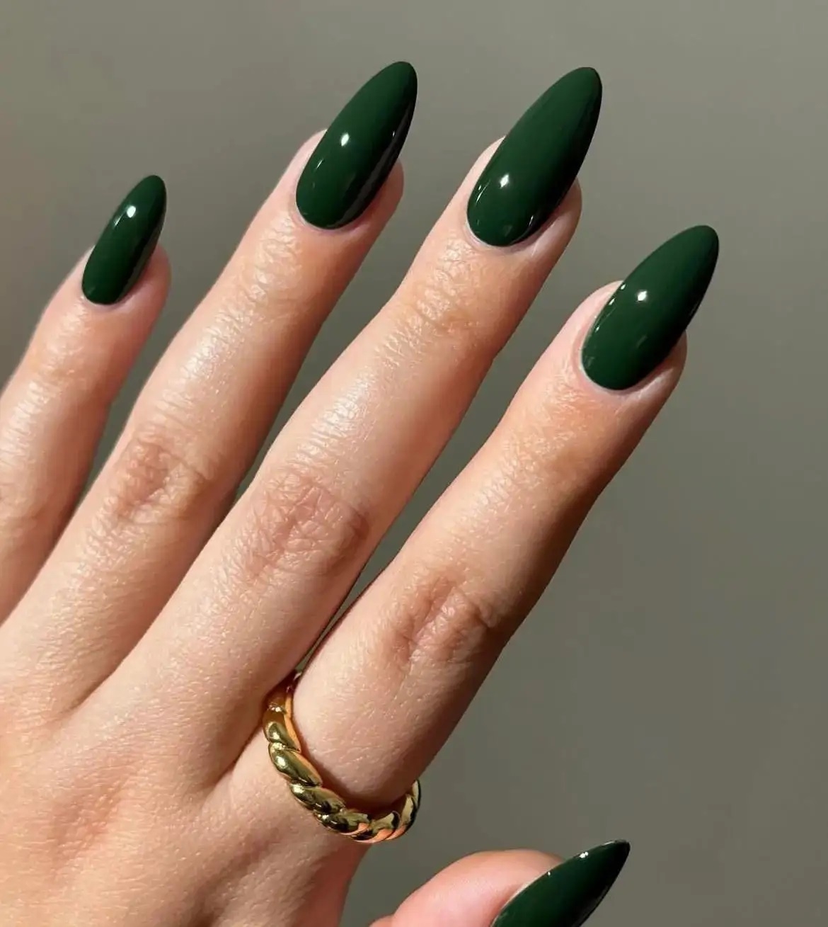 manicura-verde_6de0b3ba_250325151341_1170x1309