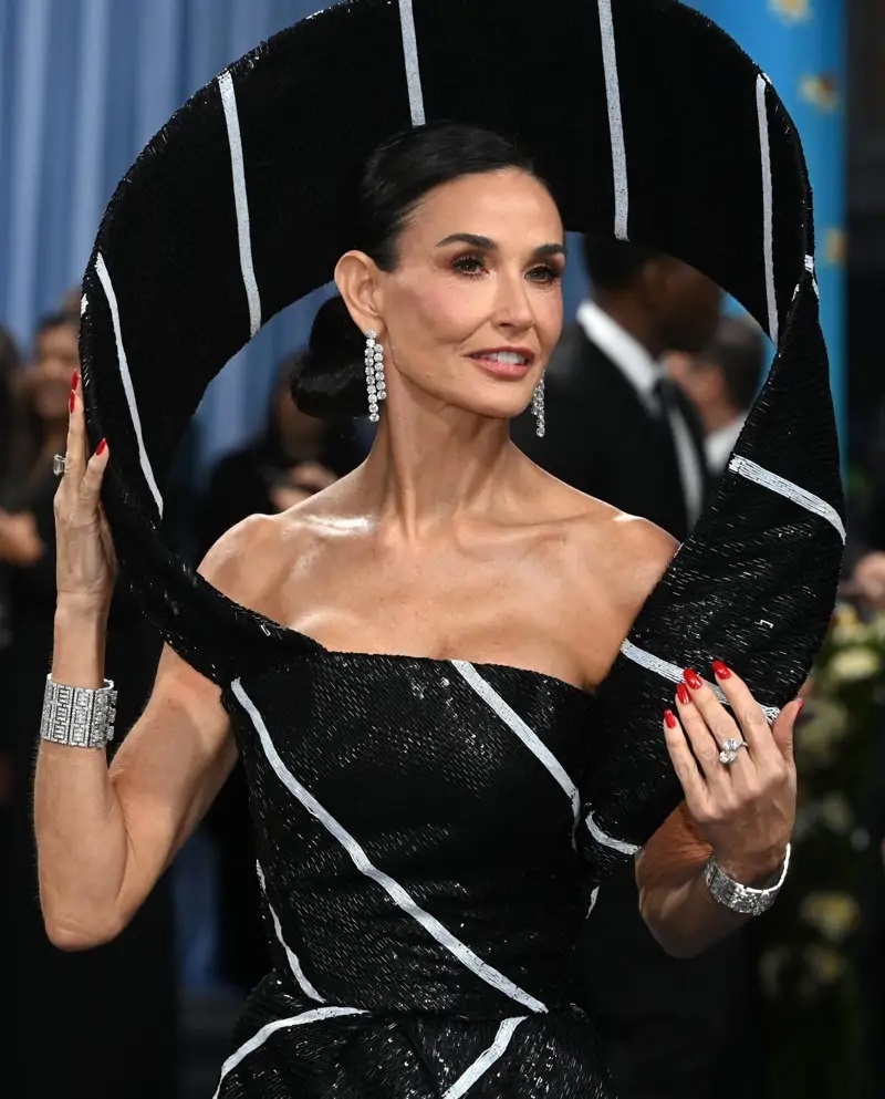 demi-moore_5593ac93_250506035418_800x993