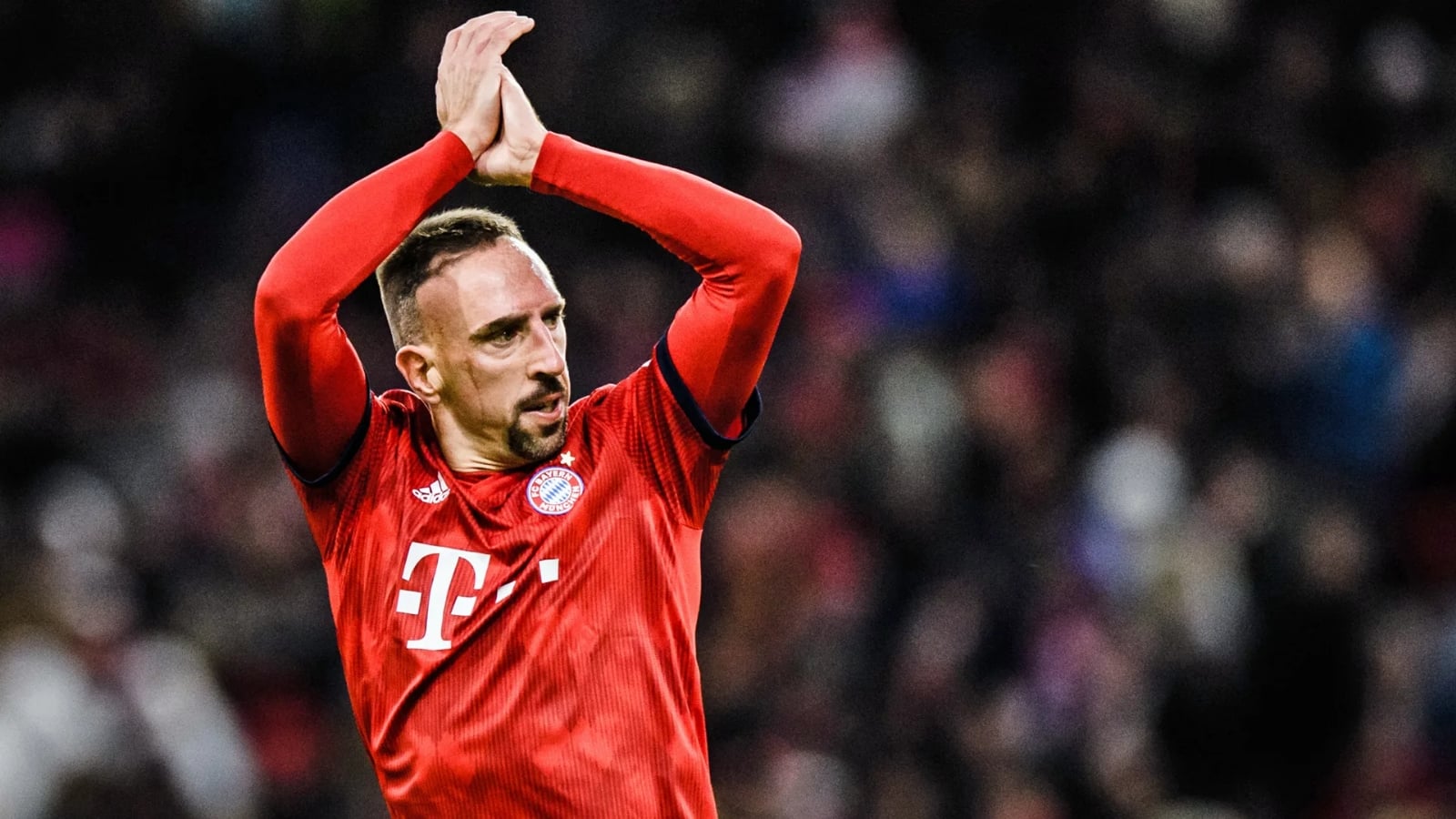 dfl_fcb1819_applause_ribery_1920_com-2