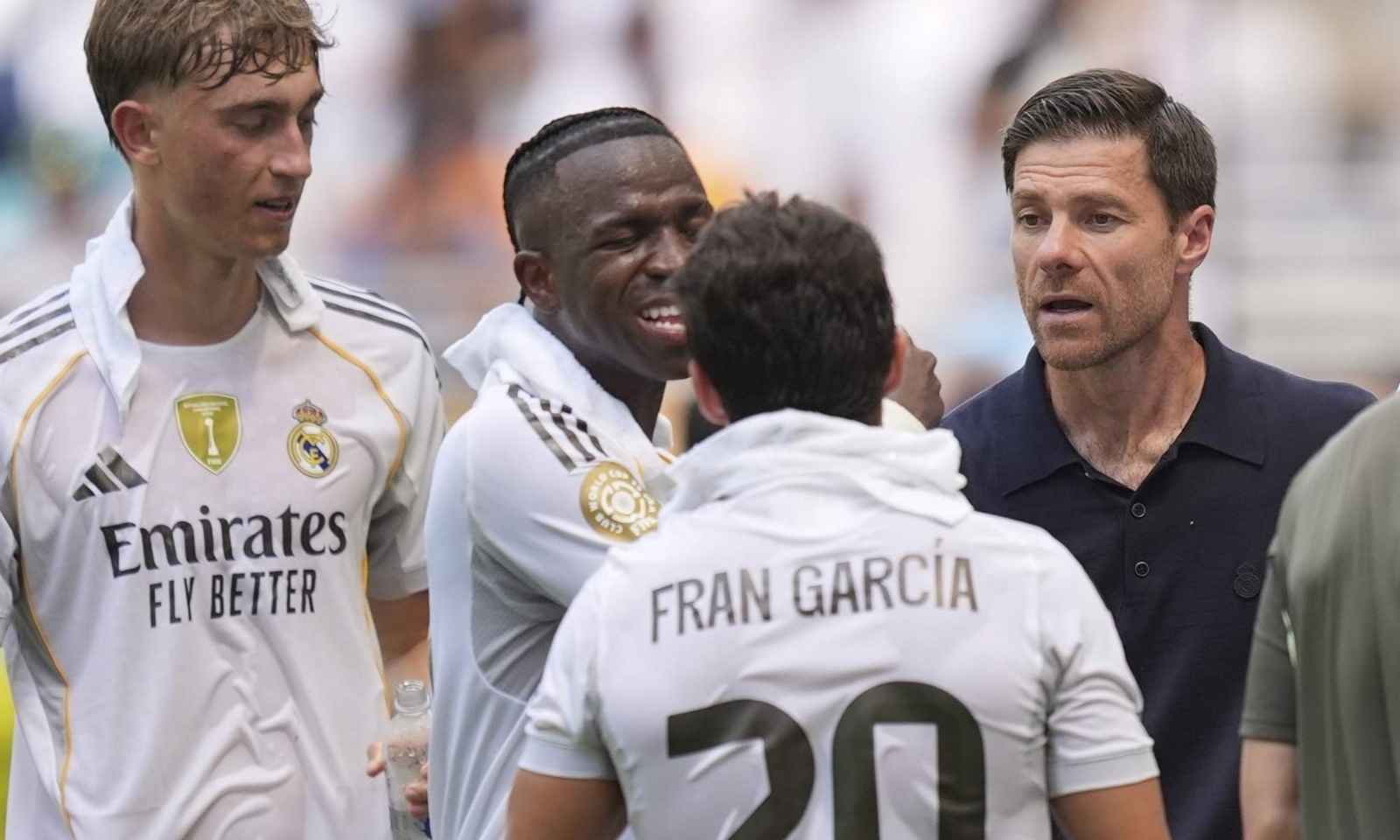 xabi-realmadrid-alhilal-partido